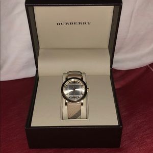 NWT BURBERRY WATCH